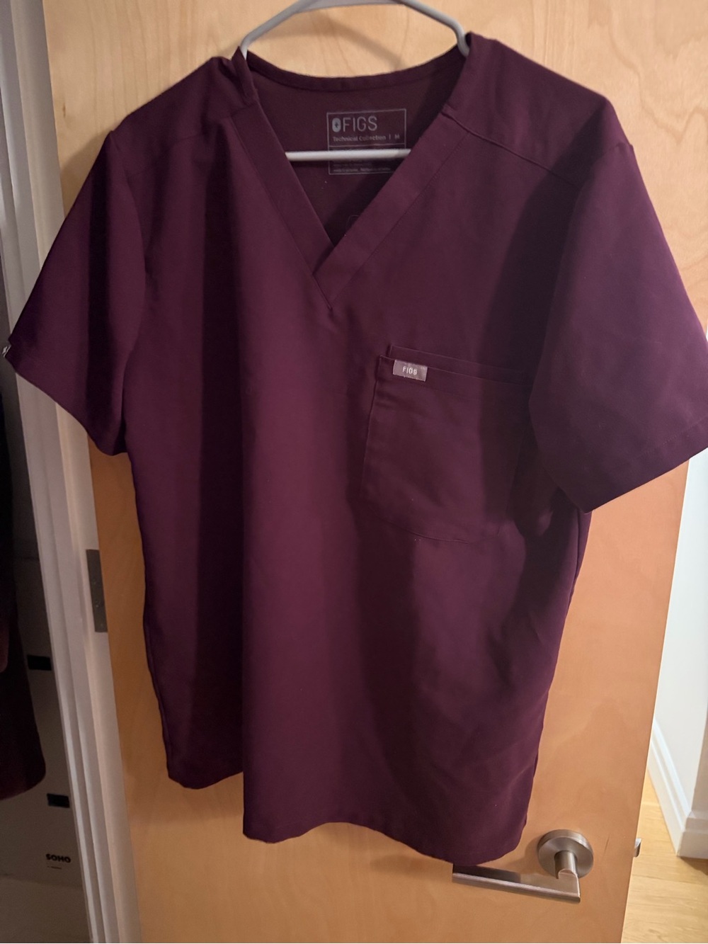 Figs Men’s V-Neck Scrub Top in Plum